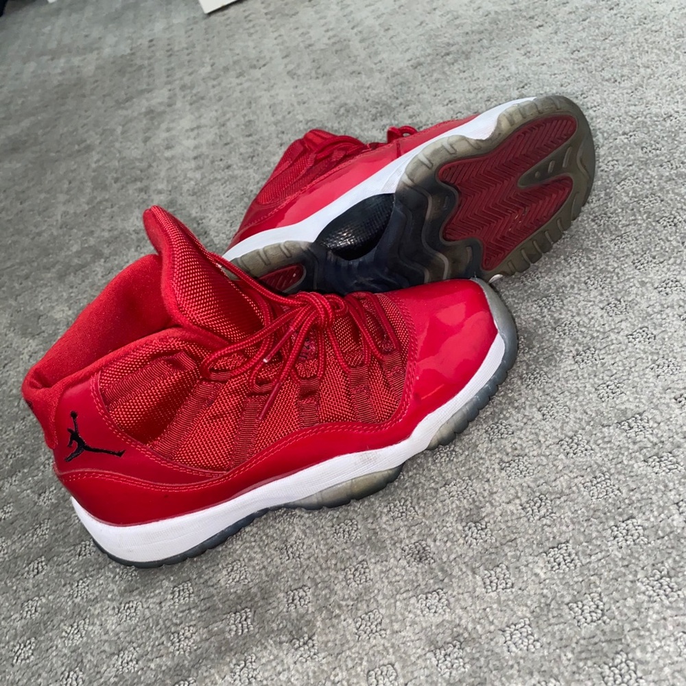 Jordan Gym Red 11 High